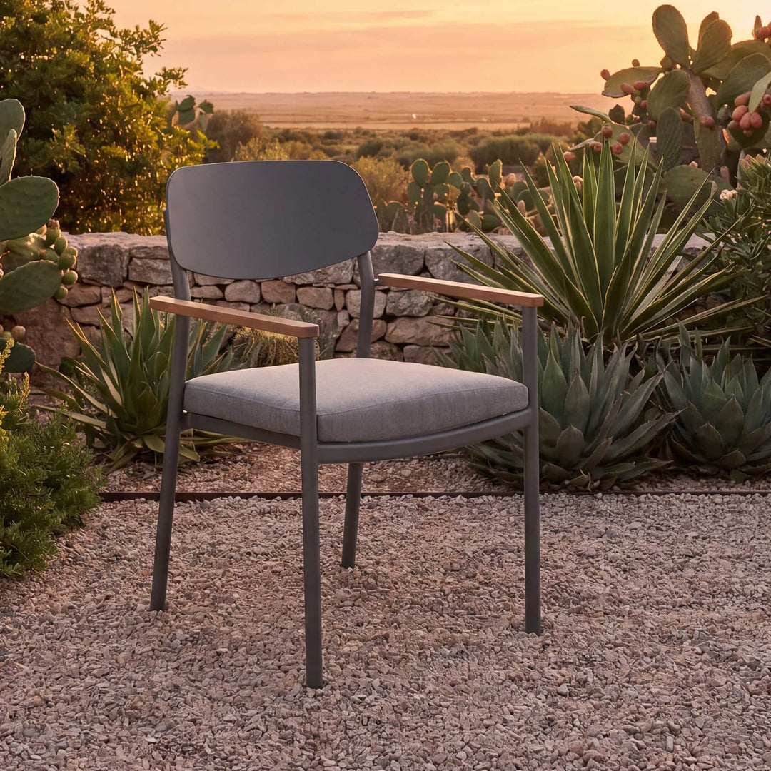 Riviera Outdoor-Esszimmerstuhl aus geflochtenem Aluminium